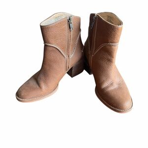 UGG Annie Brown Ankle Booties Size 7
